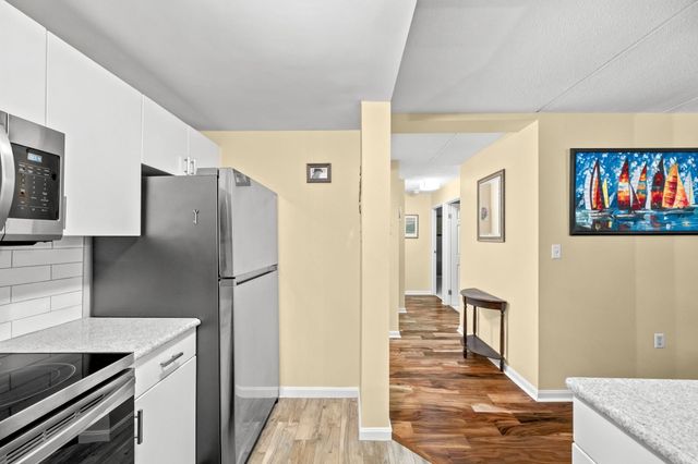 155 George Washington Blvd 401, Hull, MA 02045