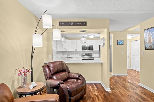 155 George Washington Blvd 401, Hull, MA 02045