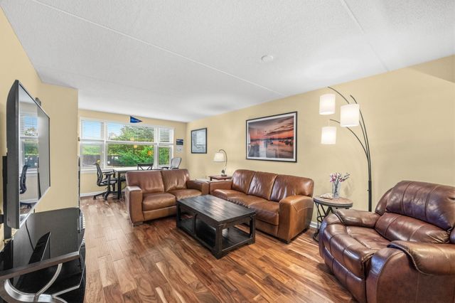 155 George Washington Blvd 401, Hull, MA 02045