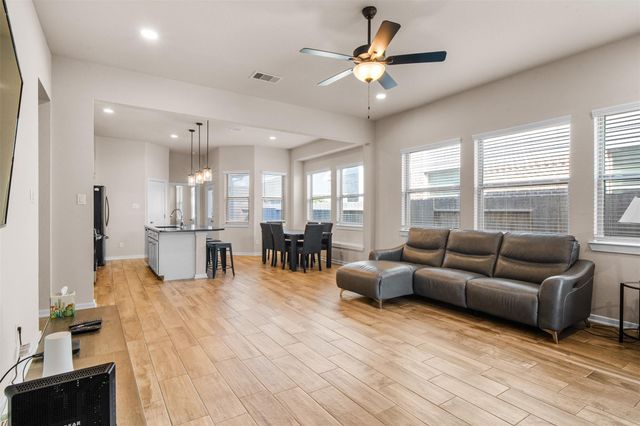 10517 Wild Chives, Conroe, TX 77385