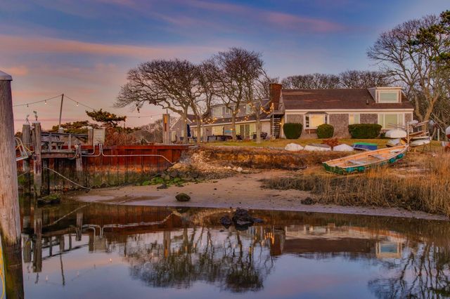 27 Saquatucket Bluffs Road, Harwich Port, MA 02646
