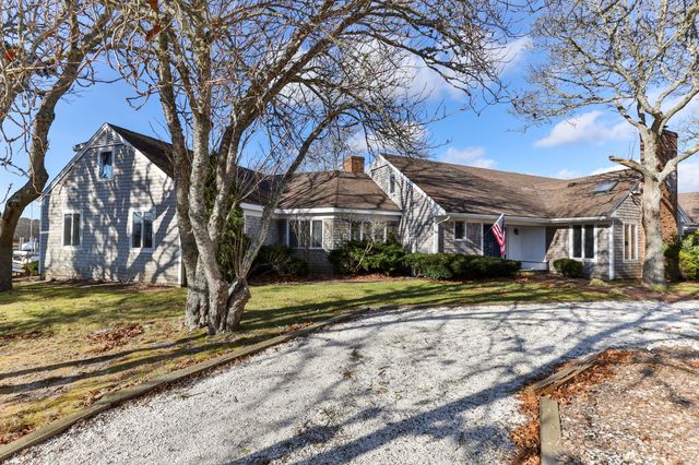 27 Saquatucket Bluffs Road, Harwich Port, MA 02646