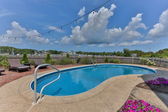27 Saquatucket Bluffs Road, Harwich Port, MA 02646