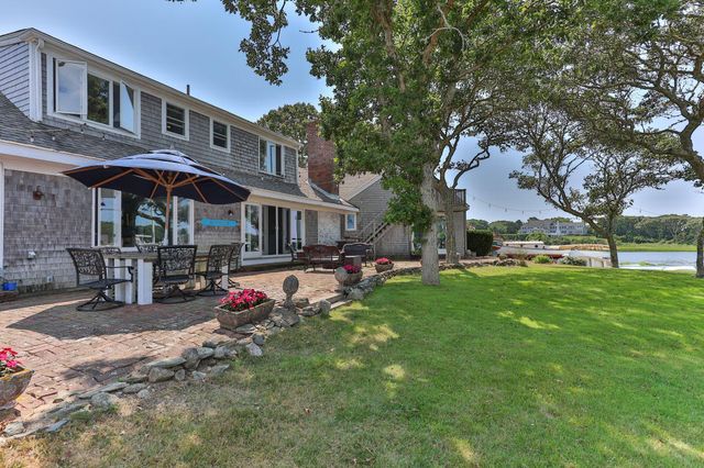 27 Saquatucket Bluffs Road, Harwich Port, MA 02646