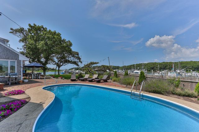 27 Saquatucket Bluffs Road, Harwich Port, MA 02646