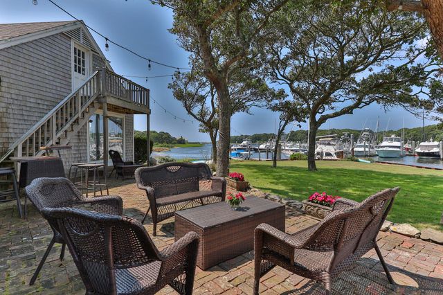 27 Saquatucket Bluffs Road, Harwich Port, MA 02646