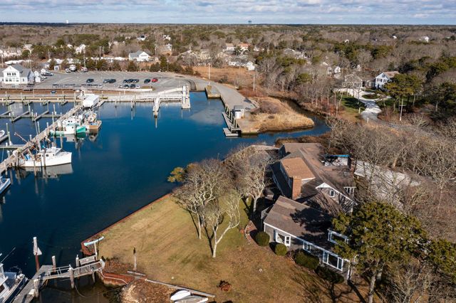 27 Saquatucket Bluffs Road, Harwich Port, MA 02646