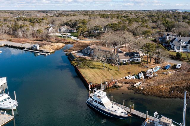 27 Saquatucket Bluffs Road, Harwich Port, MA 02646