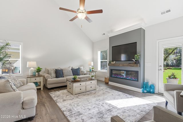 1121 Spincast Road, Southport, NC 28461