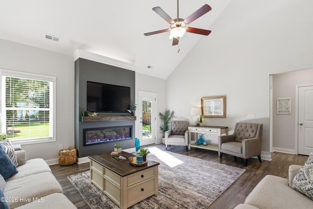 1121 Spincast Road, Southport, NC 28461