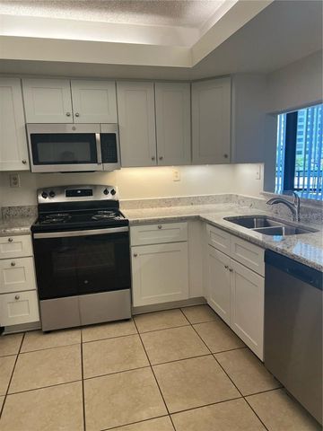690 ISLAND WAY 208, Clearwater, FL 33767