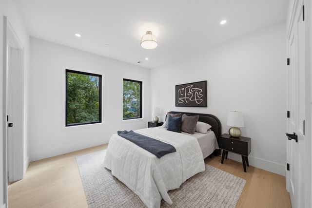 421 East 6th Street TH4, Boston, MA 02127