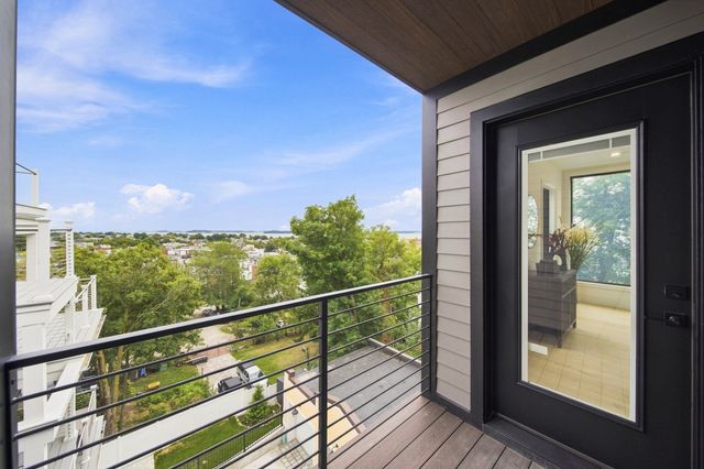 421 East 6th Street TH4, Boston, MA 02127