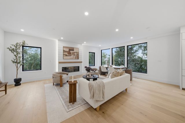 421 East 6th Street TH4, Boston, MA 02127