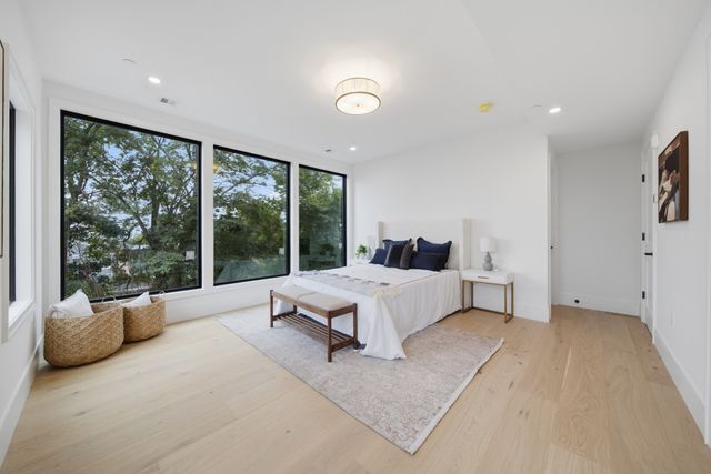 421 East 6th Street TH4, Boston, MA 02127