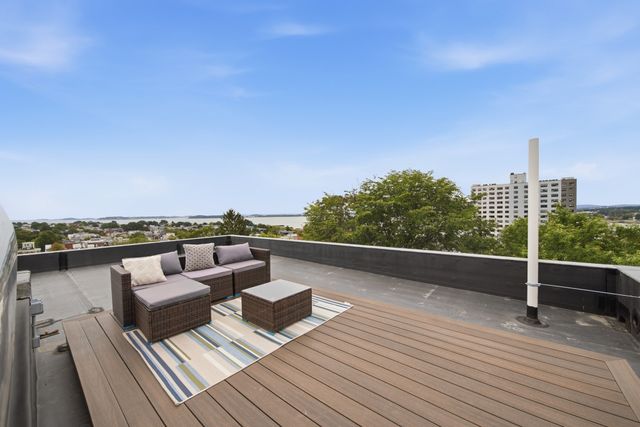421 East 6th Street TH4, Boston, MA 02127