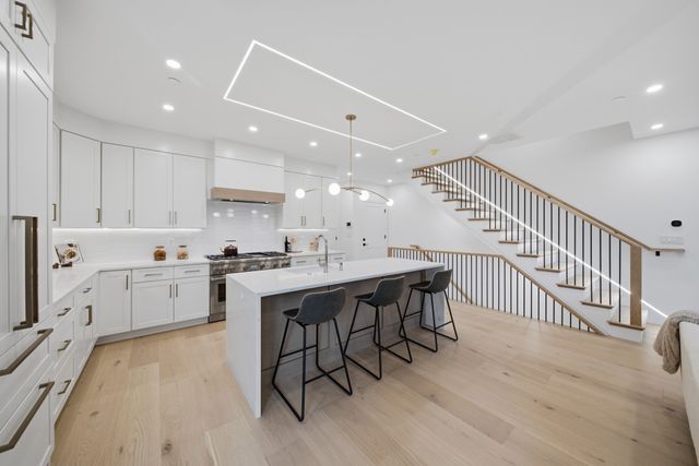 421 East 6th Street TH4, Boston, MA 02127