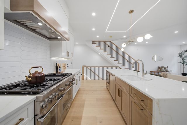 421 East 6th Street TH4, Boston, MA 02127