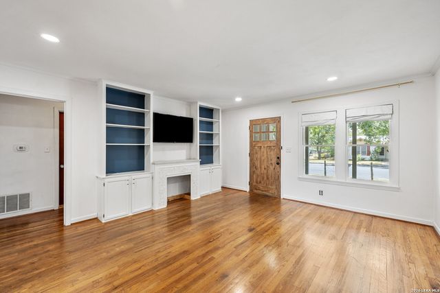 106 W Mulberry, Fredericksburg, TX 78624