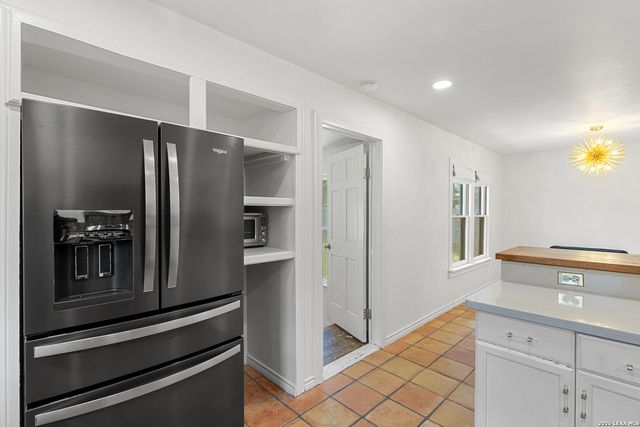 106 W Mulberry, Fredericksburg, TX 78624
