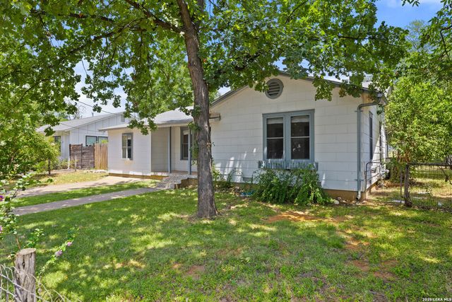 106 W Mulberry, Fredericksburg, TX 78624