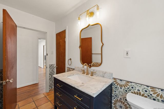 106 W Mulberry, Fredericksburg, TX 78624