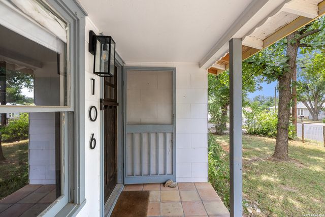 106 W Mulberry, Fredericksburg, TX 78624