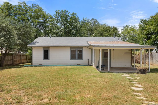 106 W Mulberry, Fredericksburg, TX 78624