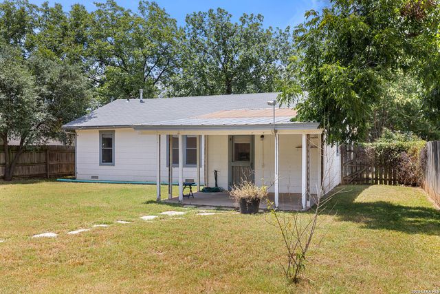 106 W Mulberry, Fredericksburg, TX 78624