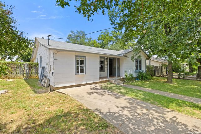 106 W Mulberry, Fredericksburg, TX 78624