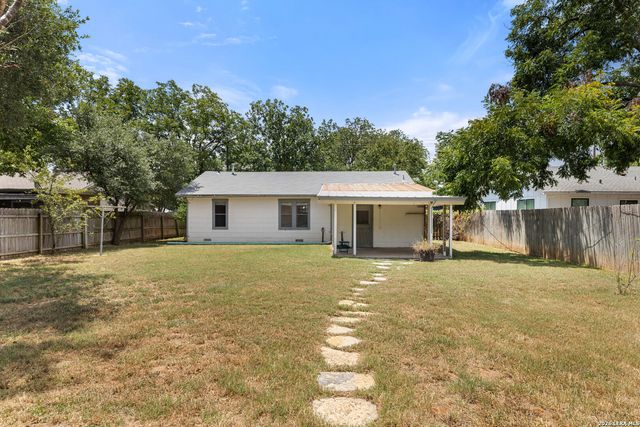 106 W Mulberry, Fredericksburg, TX 78624