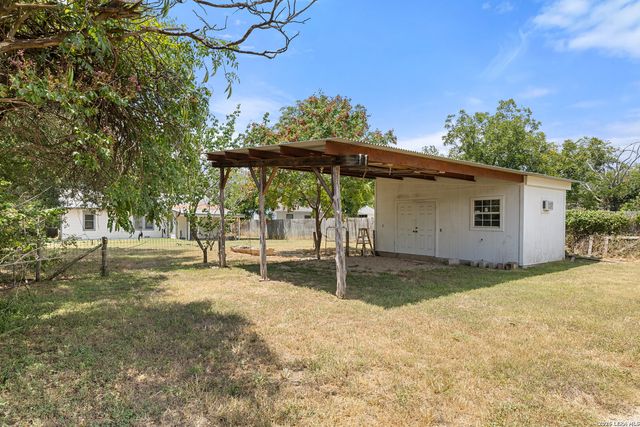 106 W Mulberry, Fredericksburg, TX 78624