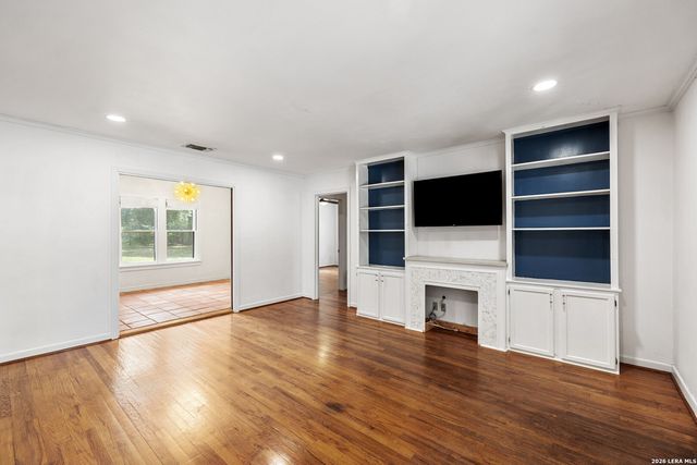 106 W Mulberry, Fredericksburg, TX 78624