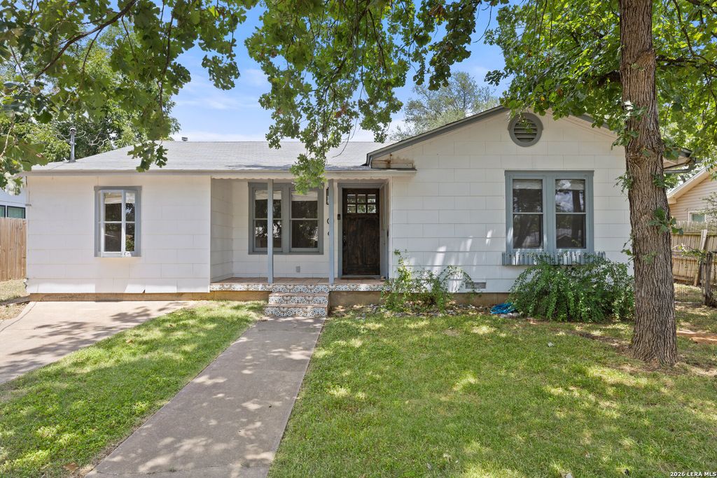106 W Mulberry, Fredericksburg, TX 78624
