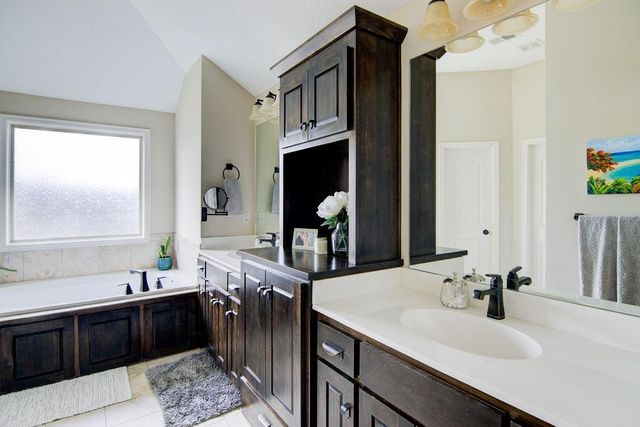 8012 Apache Road, Lenexa, KS 66227