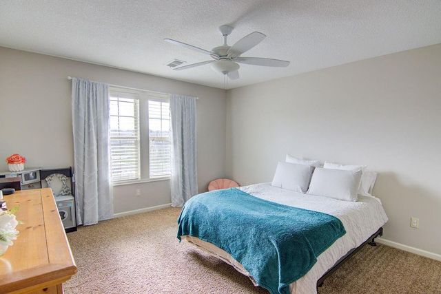 8012 Apache Road, Lenexa, KS 66227