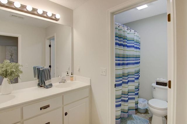 8012 Apache Road, Lenexa, KS 66227