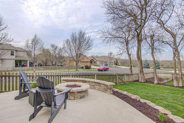 8012 Apache Road, Lenexa, KS 66227