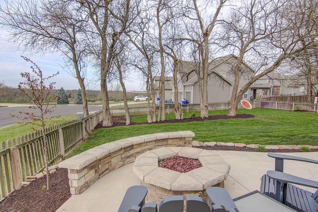 8012 Apache Road, Lenexa, KS 66227