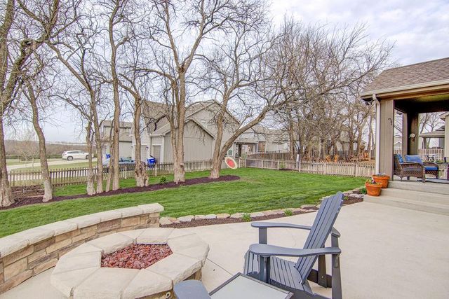 8012 Apache Road, Lenexa, KS 66227