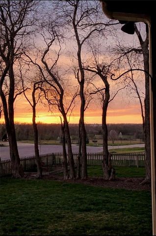 8012 Apache Road, Lenexa, KS 66227