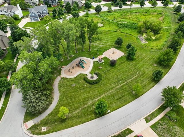 8012 Apache Road, Lenexa, KS 66227