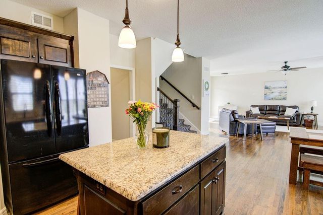 8012 Apache Road, Lenexa, KS 66227