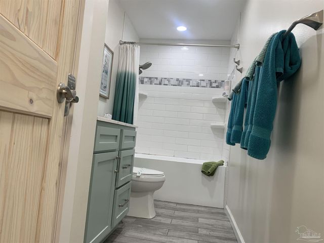 2864 Villa Woods Cir, Gulf Breeze, FL 32563