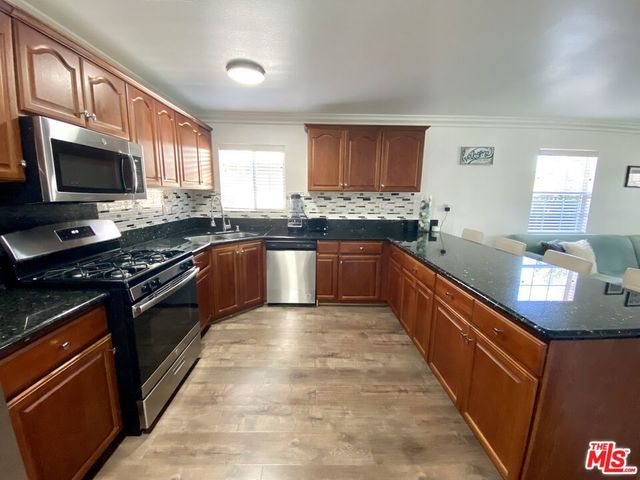 4810 Pickford Street, Los Angeles, CA 90019