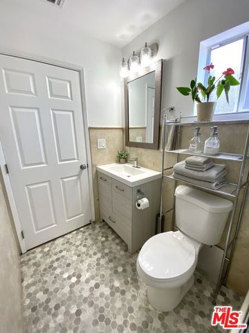 4810 Pickford Street, Los Angeles, CA 90019