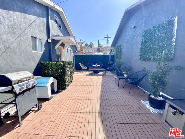 4810 Pickford Street, Los Angeles, CA 90019