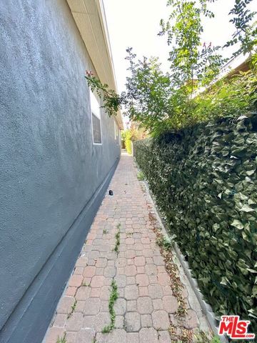 4810 Pickford Street, Los Angeles, CA 90019