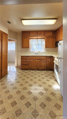 1383 N Oxford, Pasadena, CA 91104