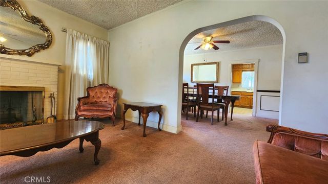 1383 N Oxford, Pasadena, CA 91104